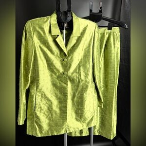 E. M.R. Women 2 PC Metallic Lime Green Church Lined SKIRT SUIT Blazer SZ 12 NEW